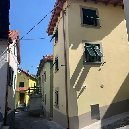 The House In The Alley Casella (Liguria)